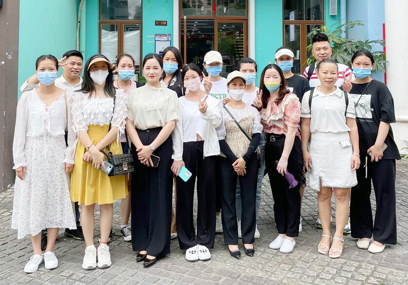 芭博利護(hù)膚造型 | 廣西美容培訓(xùn)學(xué)校到店參觀