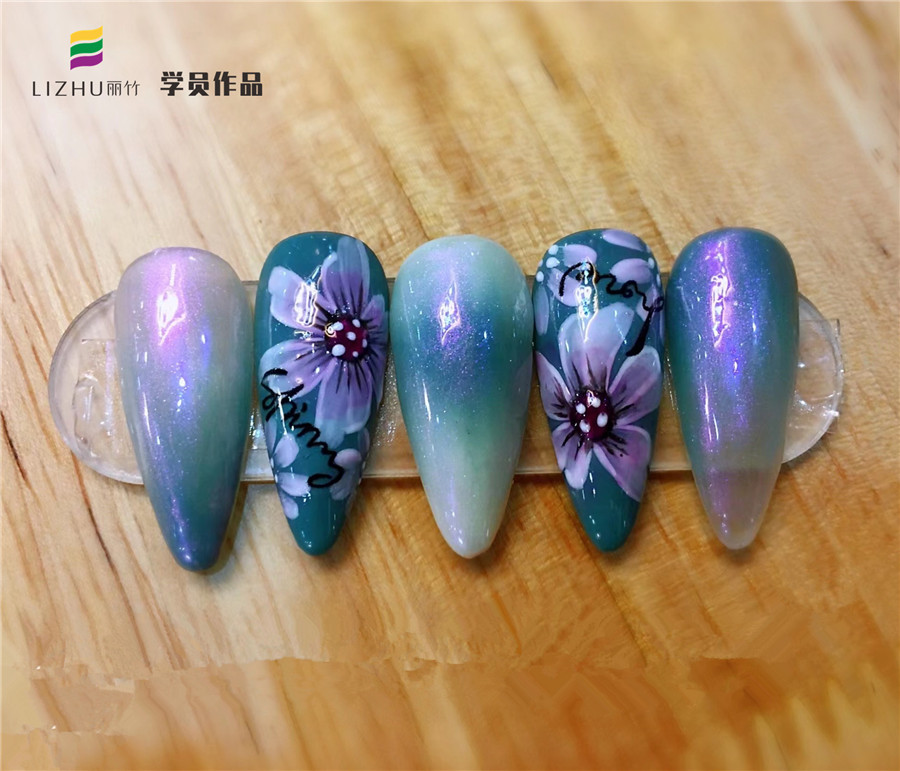 日式花卉美甲圖片，廣西南寧美甲培訓(xùn)學(xué)員作品