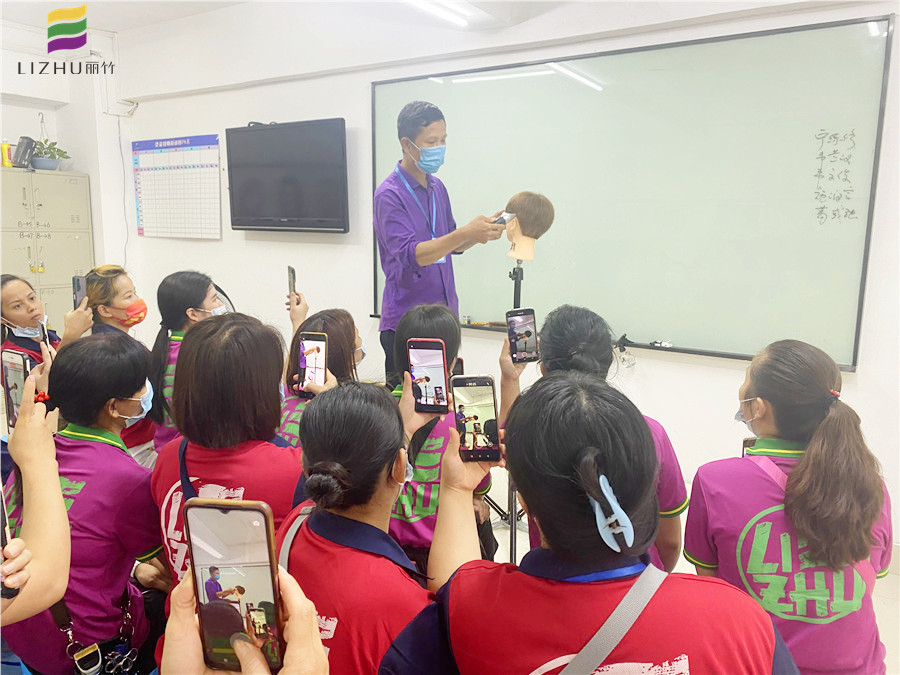 如何根據(jù)臉型修剪鬢角？廣西理發(fā)剪發(fā)學校教你