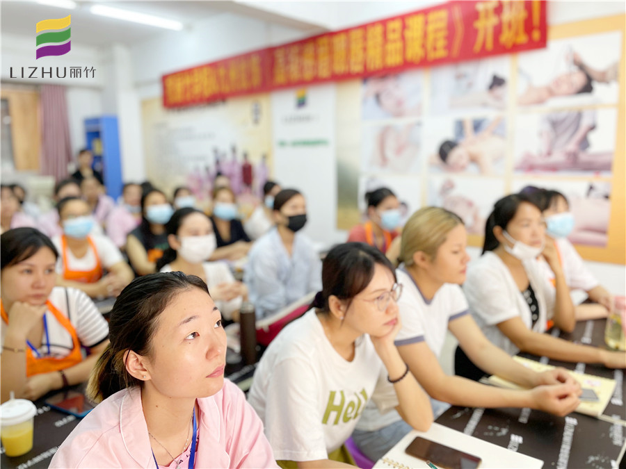 南寧紋繡培訓(xùn)學(xué)?！陡?級感眉眼唇精品課程》開班