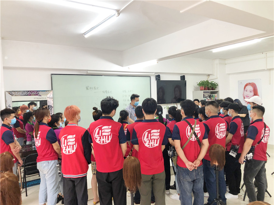 美發(fā)圓形層次的好處，廣西剪發(fā)培訓(xùn)專業(yè)學(xué)校分析