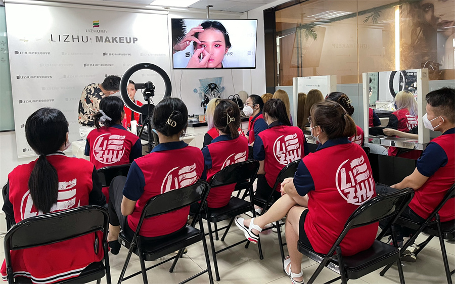 國(guó)風(fēng)妝容造型課堂 ，都是復(fù)古回憶的味道