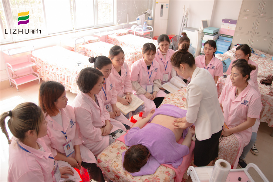 按摩腰部的好處，南寧美容美體養(yǎng)生學(xué)校告訴你