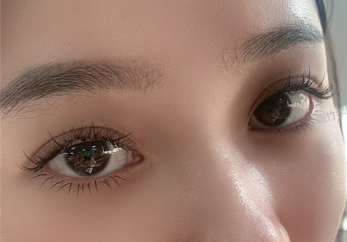 美睫真人實操，廣西美甲美睫學(xué)校教學(xué)實況