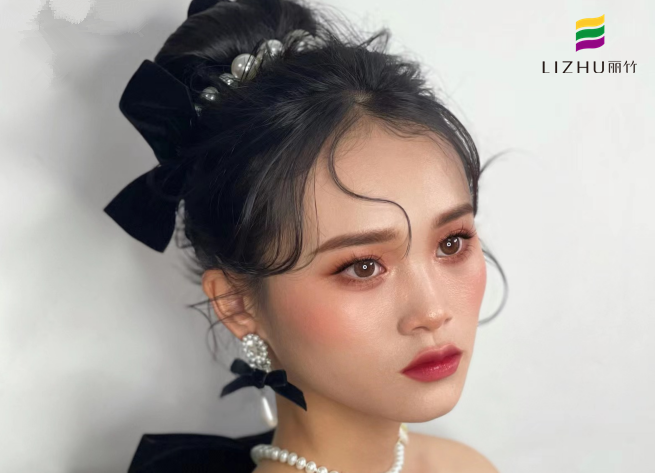 黑色禮服造型，廣西美妝造型學(xué)校作品分享