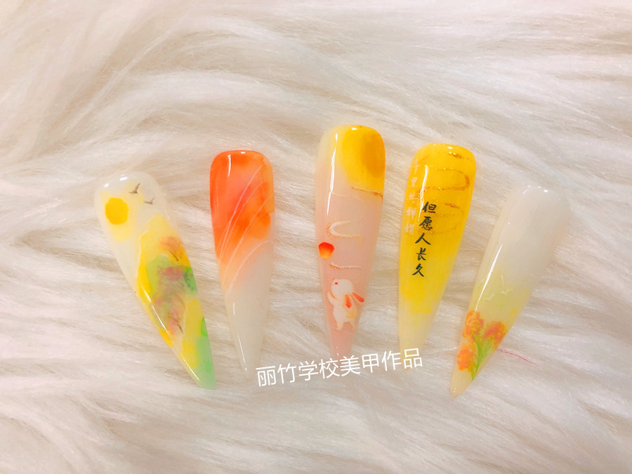 美甲的甲面不亮？南寧麗竹美甲學(xué)校教你處理