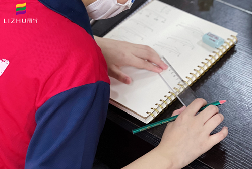 南寧化妝課堂：標準眉怎么畫？