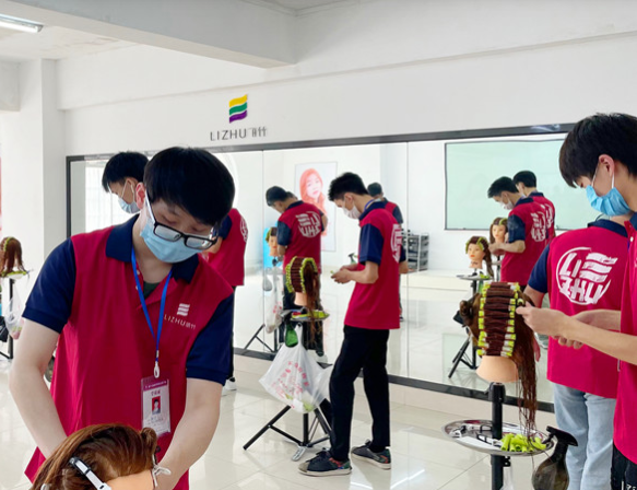 美發(fā)初學(xué)者上杠技巧，廣西燙染學(xué)校學(xué)上杠