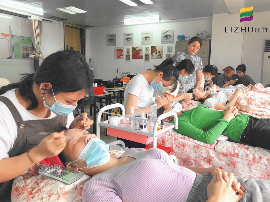 廣西美睫學校真人實操練習課堂實況