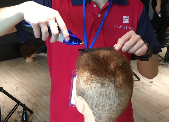 理平頭的技巧，廣西理發(fā)實訓分享