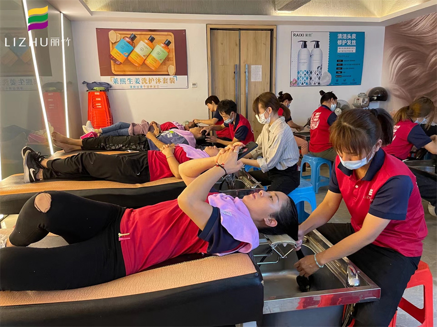 學(xué)美發(fā)店正確的洗頭方法，告訴你南寧哪里有洗頭培訓(xùn)技術(shù)？