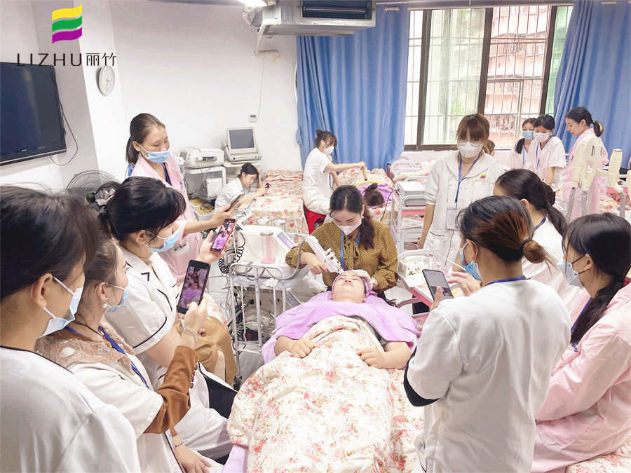 水光槍使用后注意事項，南寧美容儀器培訓(xùn)學(xué)校講解