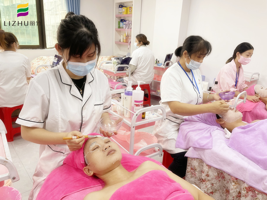 哪些因素造成皮膚反復(fù)過敏？南寧哪里可以學(xué)皮膚管理