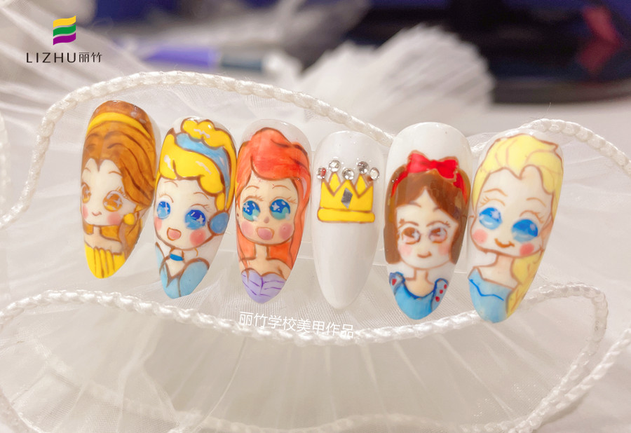 迪士尼公主美甲&可愛熊雕花美甲，廣西美甲師進(jìn)修班作品