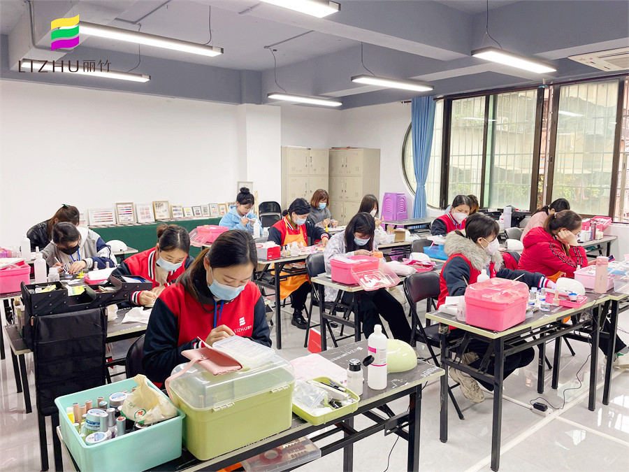 麗竹美甲學(xué)校學(xué)員爆滿，專業(yè)教學(xué)的實(shí)力認(rèn)證