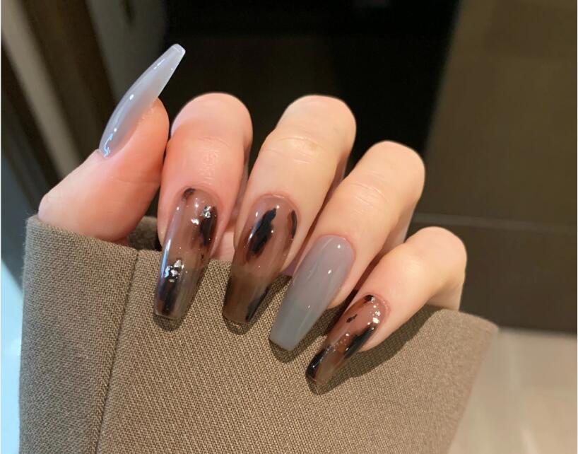 溫柔顯氣質美甲，南寧培訓美甲機構分享