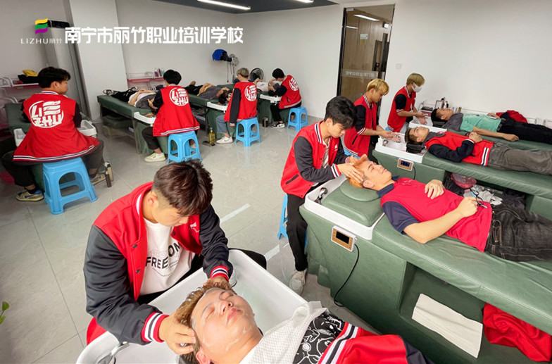 南寧專業(yè)洗頭培訓(xùn)學(xué)校 | 南寧美發(fā)洗護(hù)培訓(xùn)