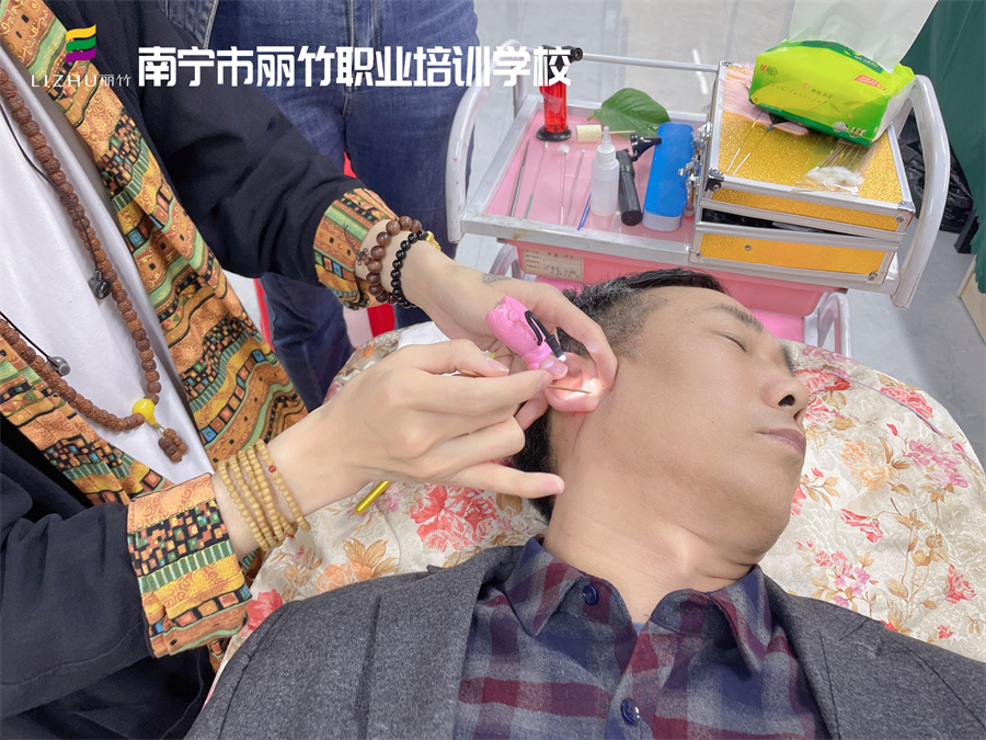 采耳的好處，南寧專業(yè)采耳培訓(xùn)班告訴你