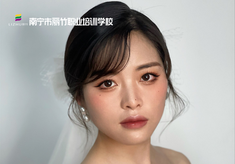 韓式新娘造型，南寧化妝培訓(xùn)新娘造型作品