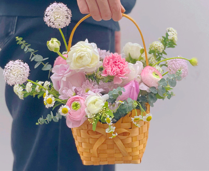 韓式手提花籃，南寧鮮花培訓作品