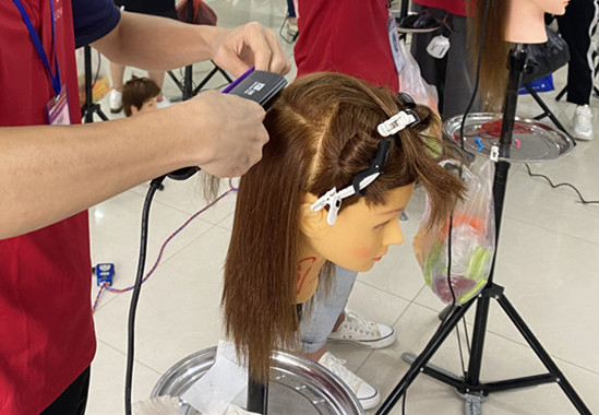 頭發(fā)拉直后的護(hù)理方法，廣西美發(fā)護(hù)發(fā)培訓(xùn)班課程