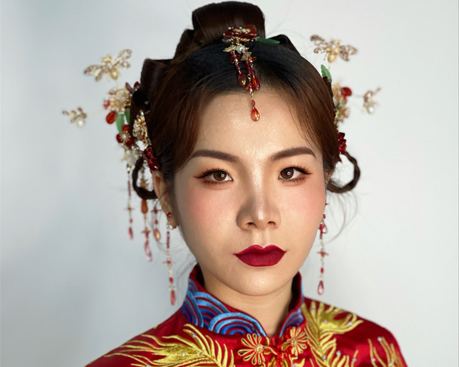 東方新娘造型，廣西新娘彩妝學校演繹中式浪漫
