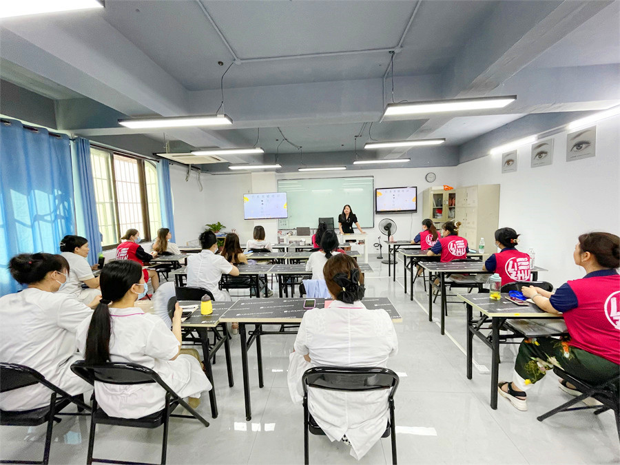 開(kāi)班 |  麗竹時(shí)尚美睫款式班如約而至