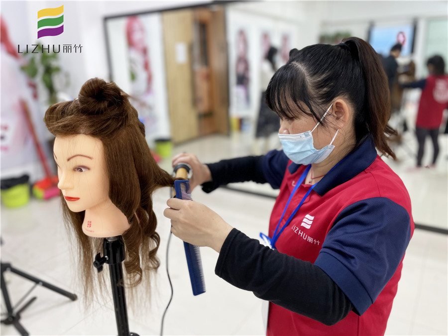 美發(fā)電棒注意事項(xiàng)，廣西正規(guī)美發(fā)學(xué)校分享