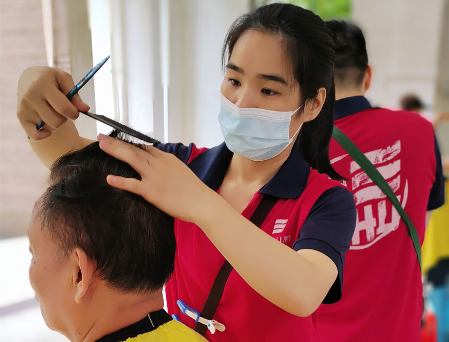 南寧美發(fā)學(xué)校真人實(shí)踐，麗竹美發(fā)學(xué)校沖沖沖