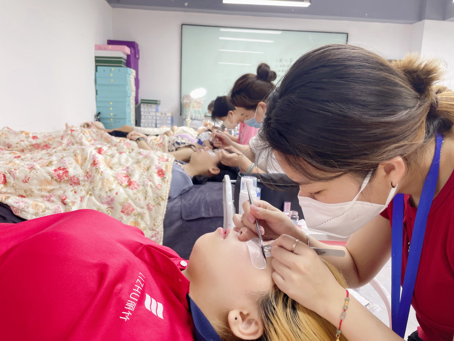 美睫市場前景分析：美睫市場為什么這么火爆？