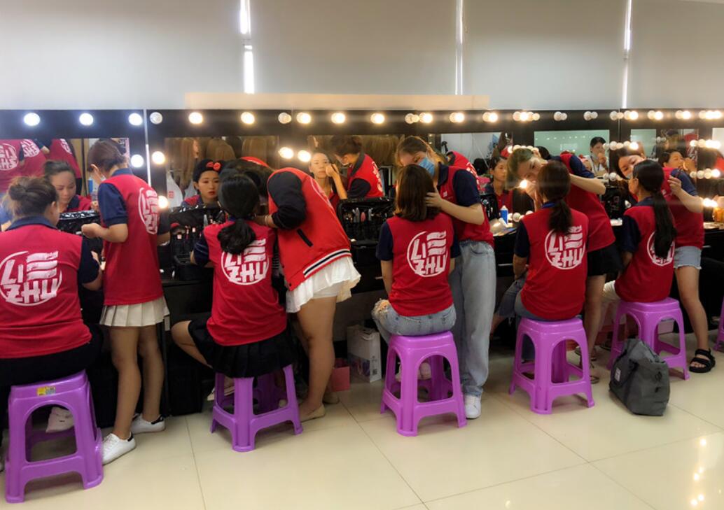 南寧化妝課堂：想要升班？先過考核