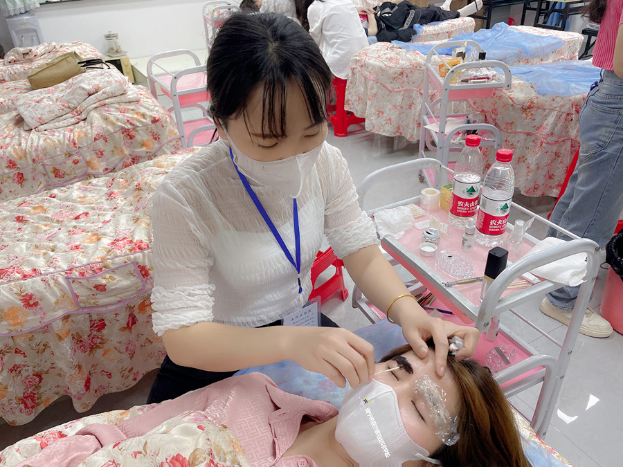 南寧學(xué)紋眉：紋眉結(jié)痂速度慢怎么辦？