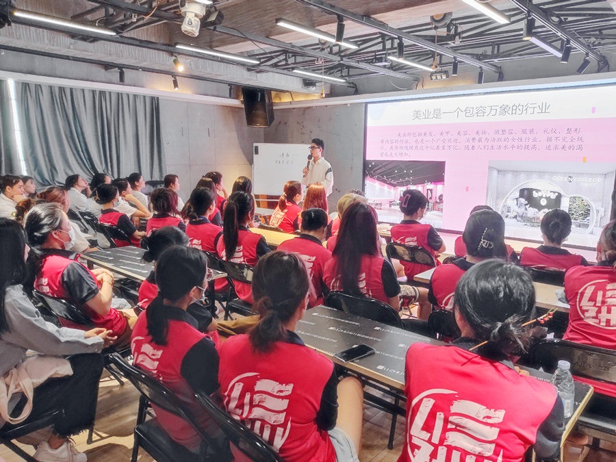 零基礎(chǔ)學(xué)紋繡，到南寧紋繡專(zhuān)業(yè)培訓(xùn)