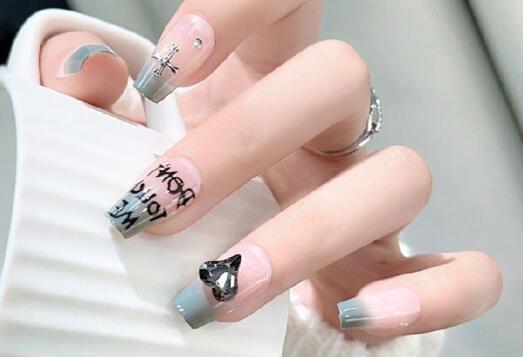 廣西美甲師分享：小眾清新美甲款式