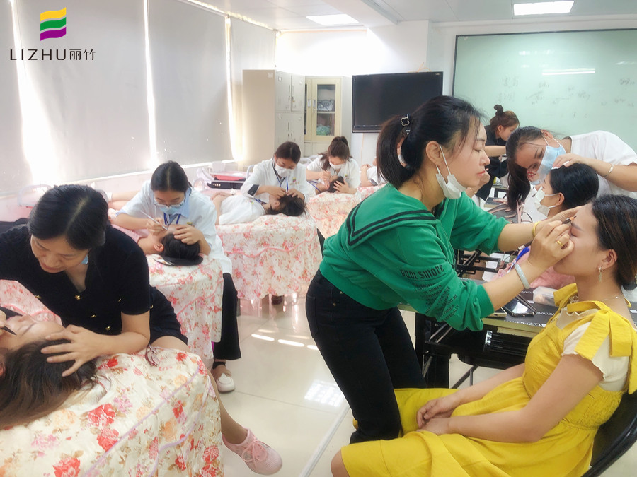 紋繡師做好漸變效果的技巧，廣西紋繡師職業(yè)學(xué)校分享