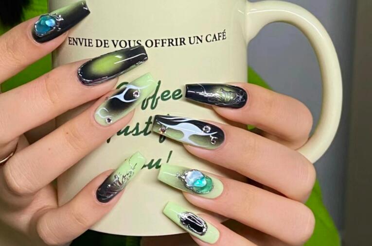 Y2k千禧辣妹長款美甲，南寧美甲網(wǎng)紅造型培訓