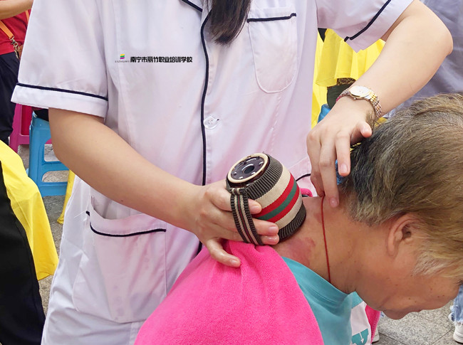 冬季艾灸為什么好？南寧美甲造型培訓(xùn)（麗竹美甲培訓(xùn)學(xué)校）課程介紹：