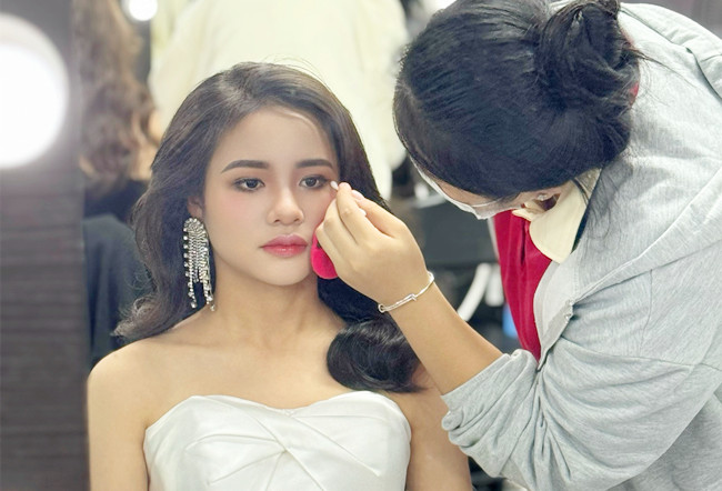 泰式新娘造型，南寧新娘跟妝培訓(xùn)作品