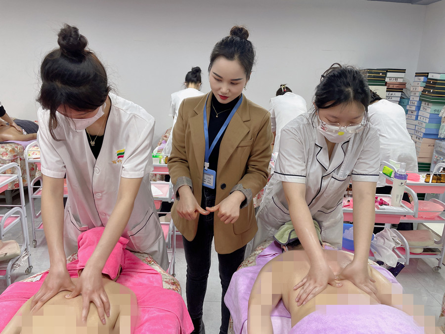 冬季背部按摩的好處，南寧美容美體專業(yè)分享