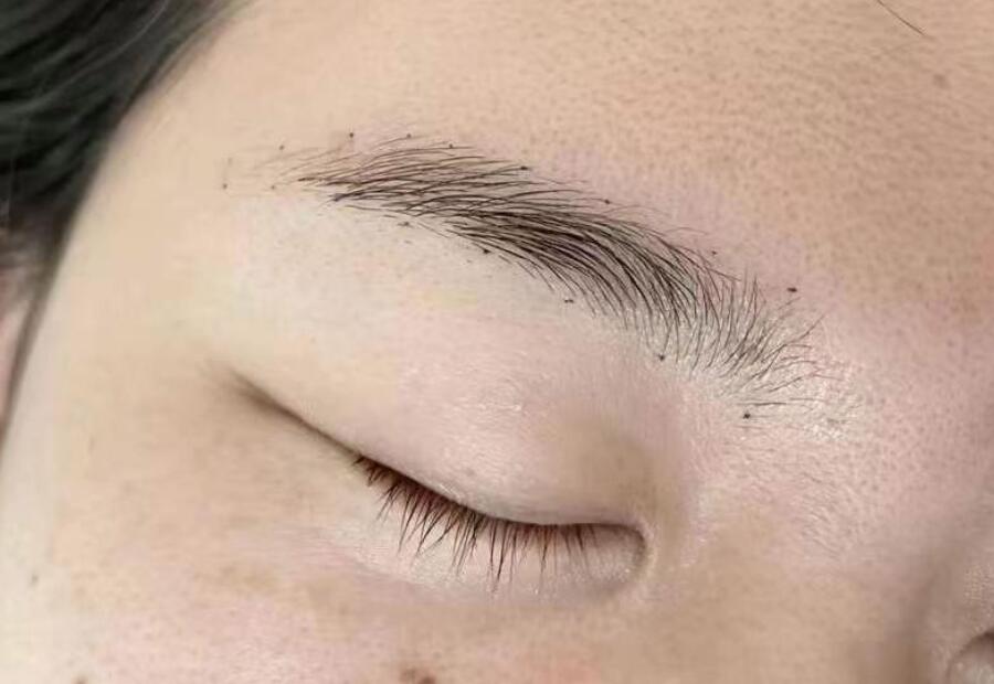 紋眉操作過(guò)程技巧，南寧紋繡學(xué)校排名總結(jié)分享