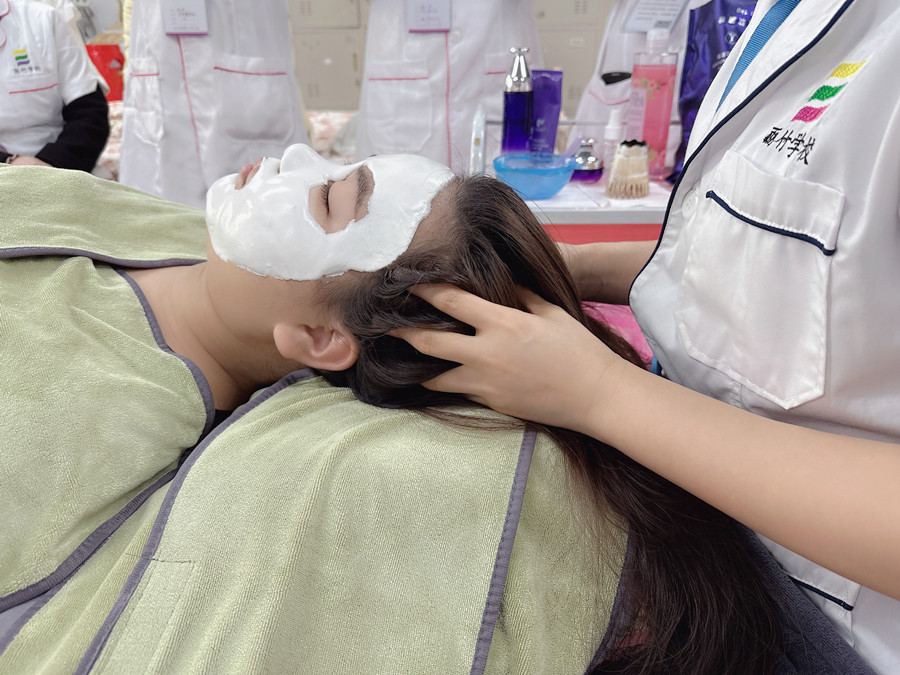 中藥面膜的好處，南寧美容護(hù)膚養(yǎng)顏培訓(xùn)