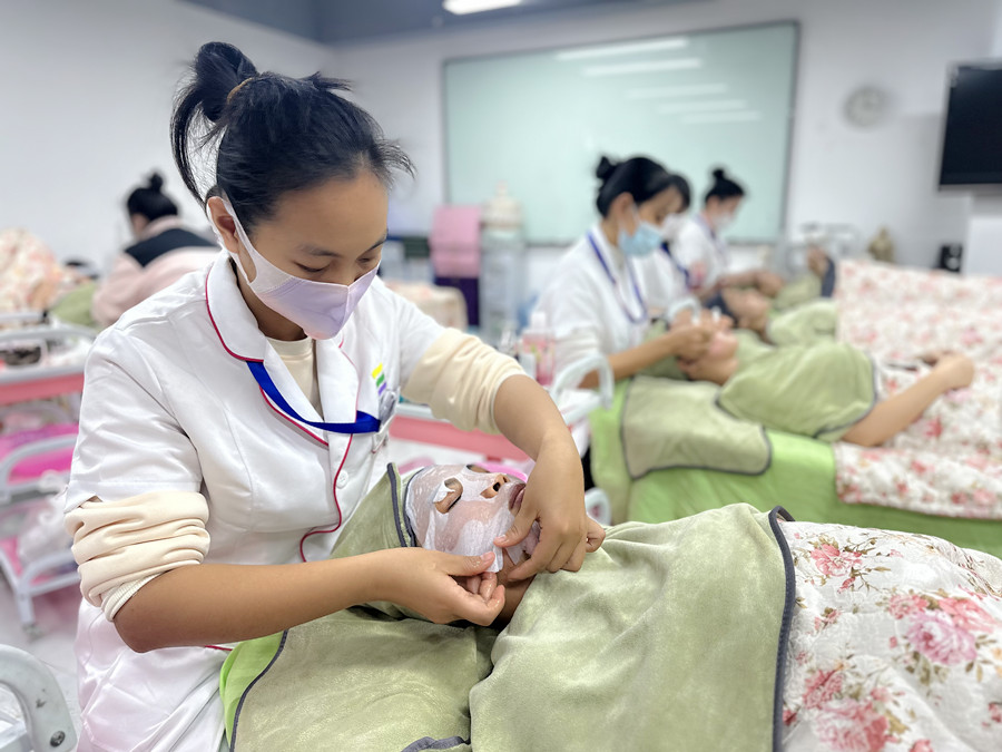 春季護(hù)膚緊急攻略，南寧護(hù)膚美容培訓(xùn)