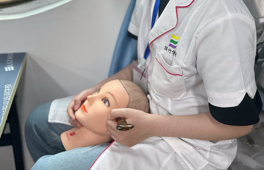 眼部刮(sha)痧后續(xù)護(hù)理，零基礎(chǔ)美容培訓(xùn)