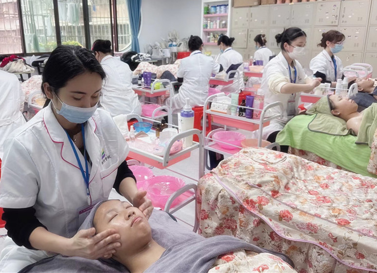 如何進(jìn)行面部提升，廣西美容技術(shù)培訓(xùn)學(xué)校教學(xué)