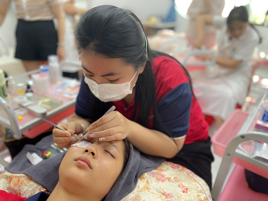 常見的美睫方式，南寧西鄉(xiāng)塘區(qū)美睫學校講解