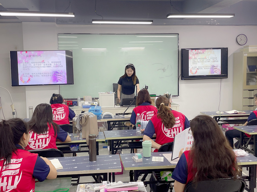 廣西美甲基礎班：拋磨和刻磨前后期處理