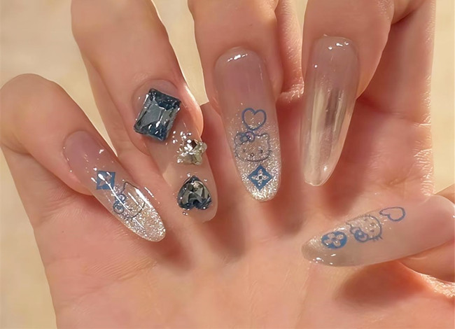 顯白藍色美甲，廣西美甲暑期速成班收集分享