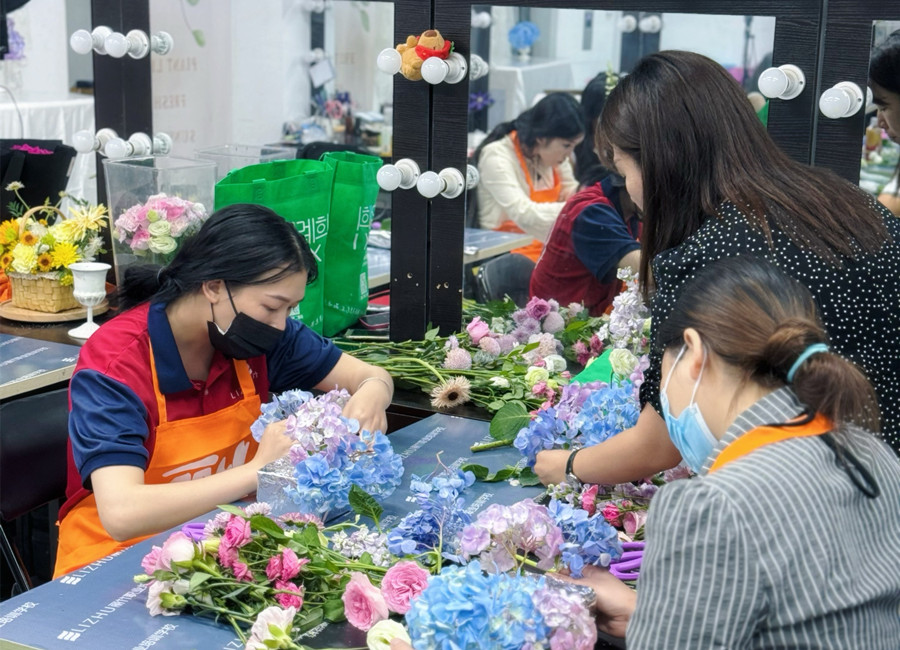 優(yōu)雅瀑布桌花布置，學(xué)花藝沒經(jīng)驗(yàn)