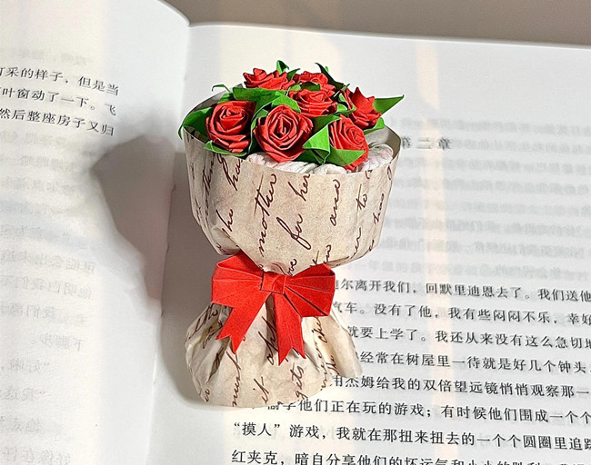 玫瑰花束折紙教程，廣西花藝培訓(xùn)學(xué)校推薦