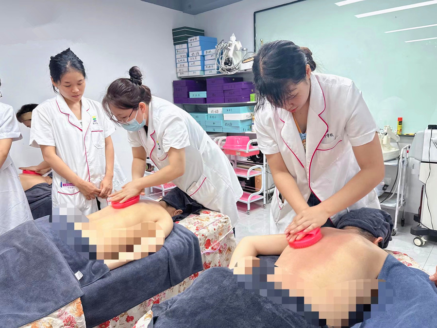 廣西美容培訓(xùn)進(jìn)修：按摩刷刷背的好處